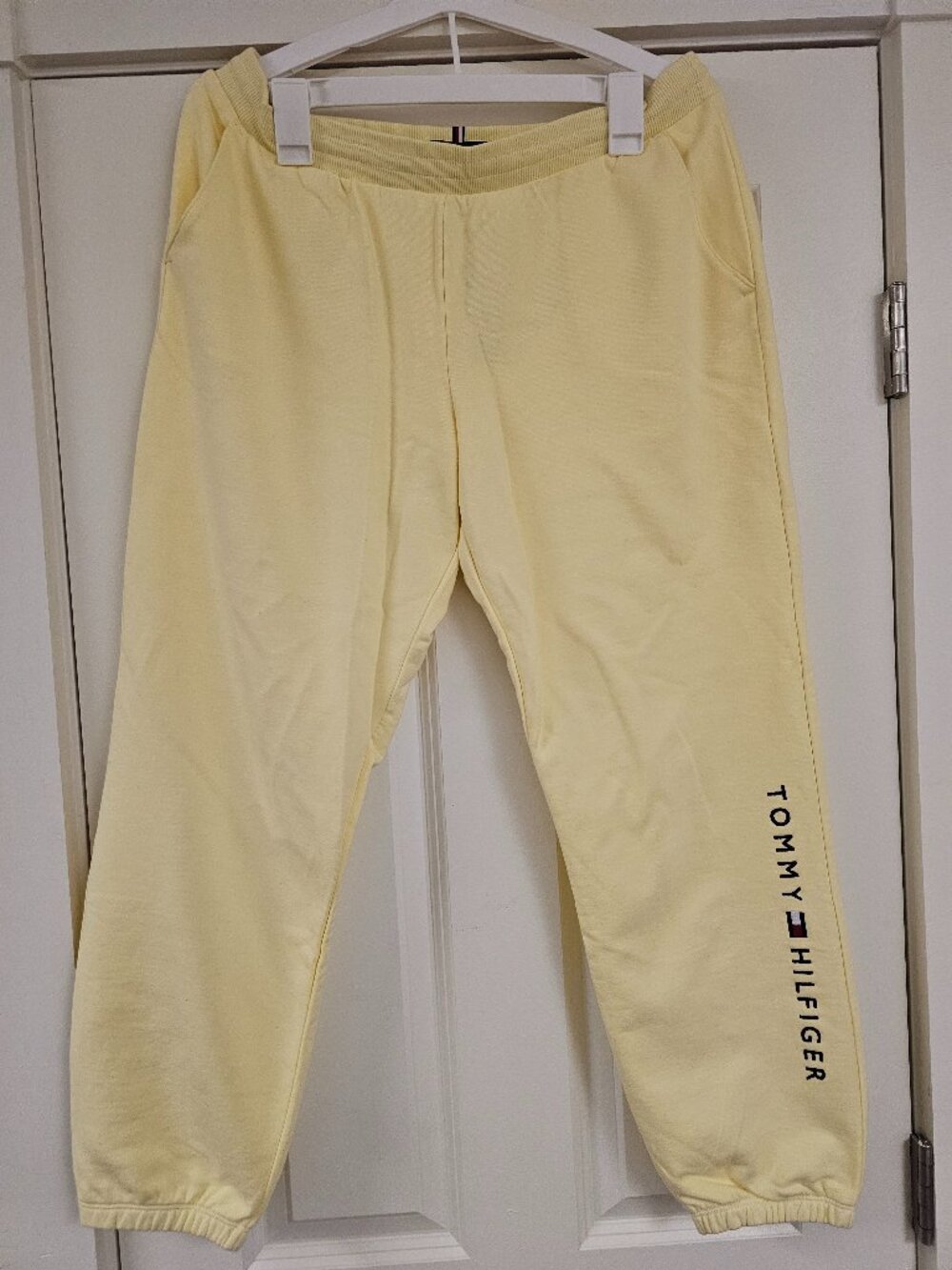 NWT - Tommy Hilfiger Women's Essential Sweatpants with Embroided Logo in Yellow